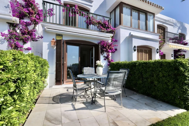 R5370274 | Duplex in Estepona – 3 beds, 2 baths