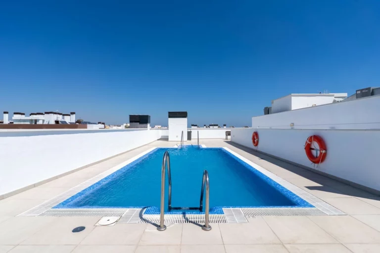 R5144002 | Middle Floor Apartment in Estepona – 2 beds, 2 baths