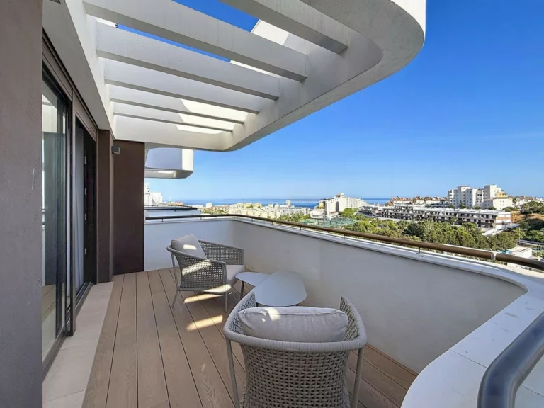 R5400679 | Penthouse in Estepona – 3 beds, 2 baths