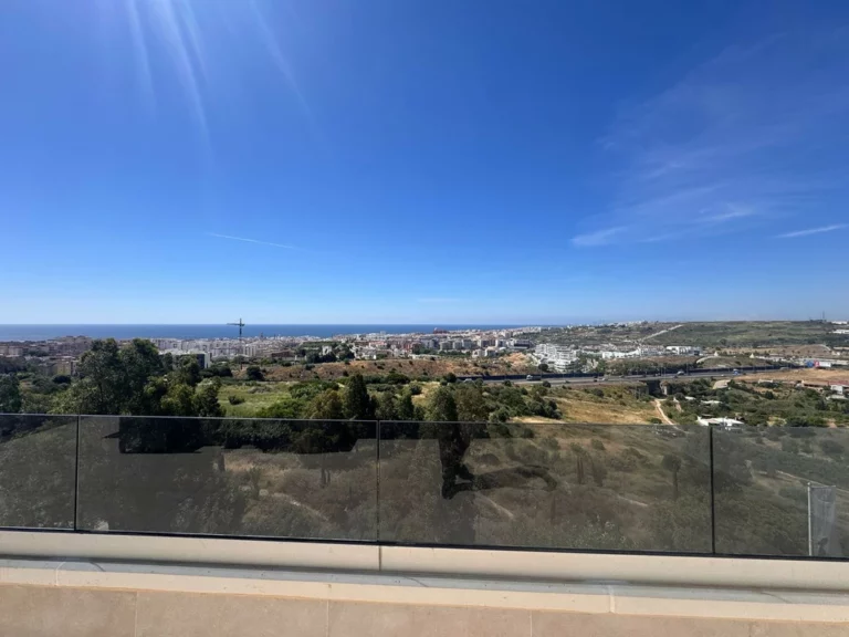 R5396257 | Penthouse in Estepona – 3 beds, 3 baths