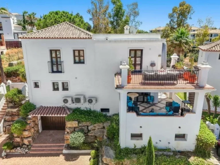 R5434072 | Detached Villa in Selwo – 4 beds, 4 baths