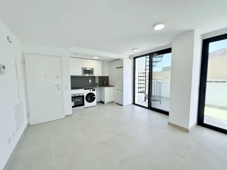 R5392279 | Penthouse in Estepona – 1 beds, 1 baths