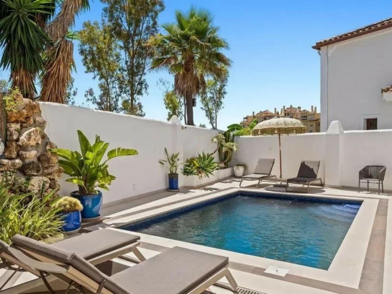 R5434048 | Detached Villa in Selwo – 4 beds, 4 baths
