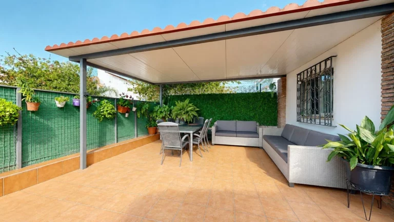 R5425837 | Townhouse in Estepona – 3 beds, 2 baths