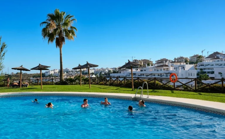 R5462926 | Ground Floor Apartment in Estepona – 2 beds, 2 baths