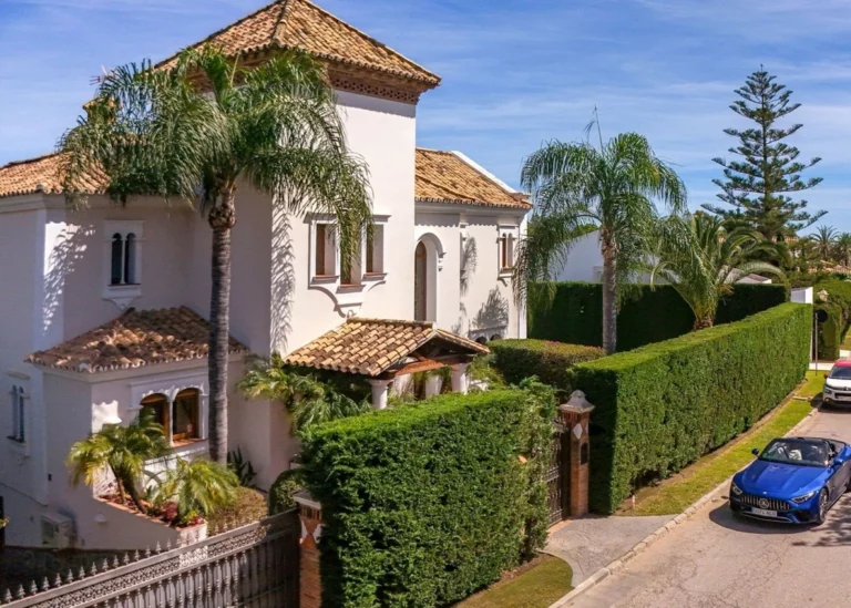 R5448211 | Detached Villa in Atalaya – 5 beds, 4.5 baths