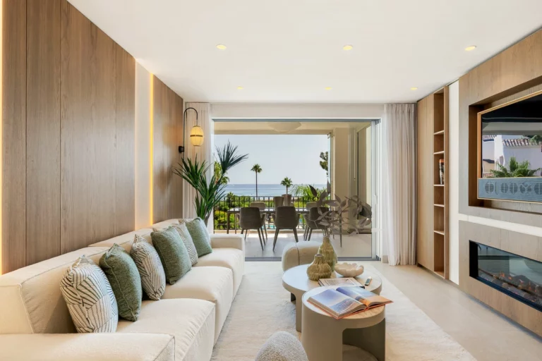 R5213713 | Middle Floor Apartment in Estepona – 3 beds, 2 baths