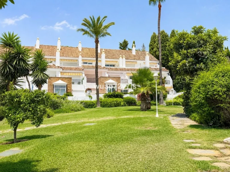 R5101006 | Townhouse in El Paraiso – 2 beds, 2 baths