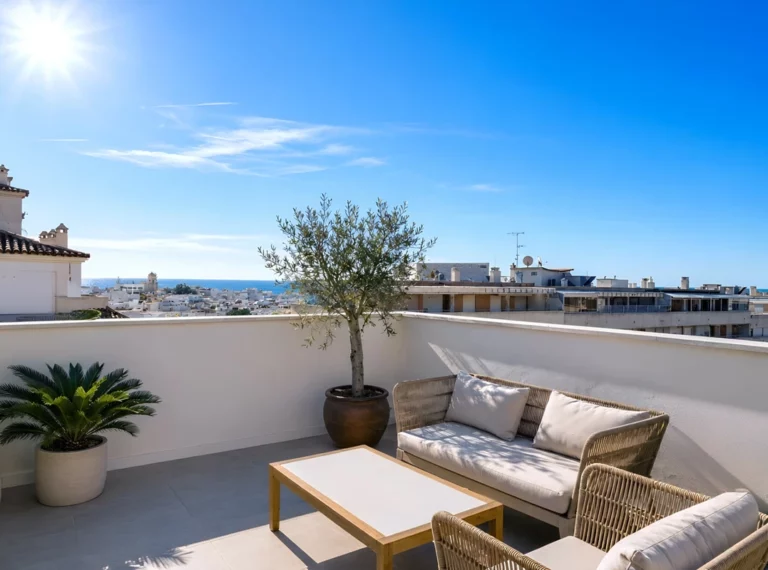 R5363077 | Penthouse in Estepona – 2 beds, 2 baths