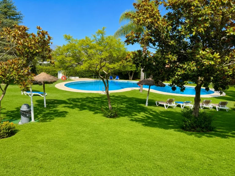 R5186626 | Townhouse in Estepona – 3 beds, 3.5 baths