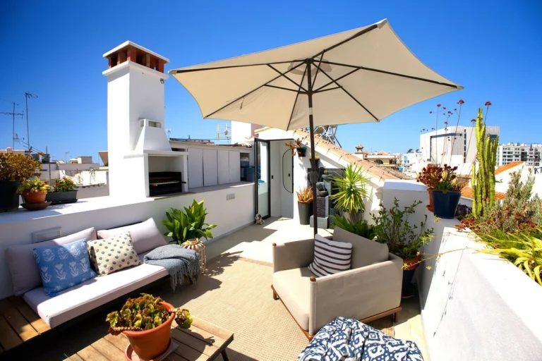 R5417023 | Top Floor Apartment in Estepona – 2 beds, 2 baths