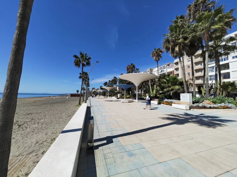 R4693228 | Townhouse in Estepona – 5 beds, 3 baths