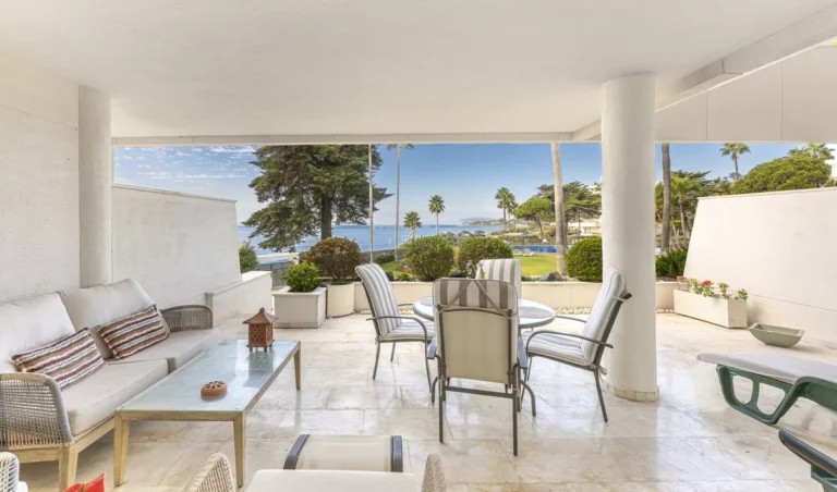 R5423671 | Ground Floor Apartment in Estepona – 3 beds, 2 baths