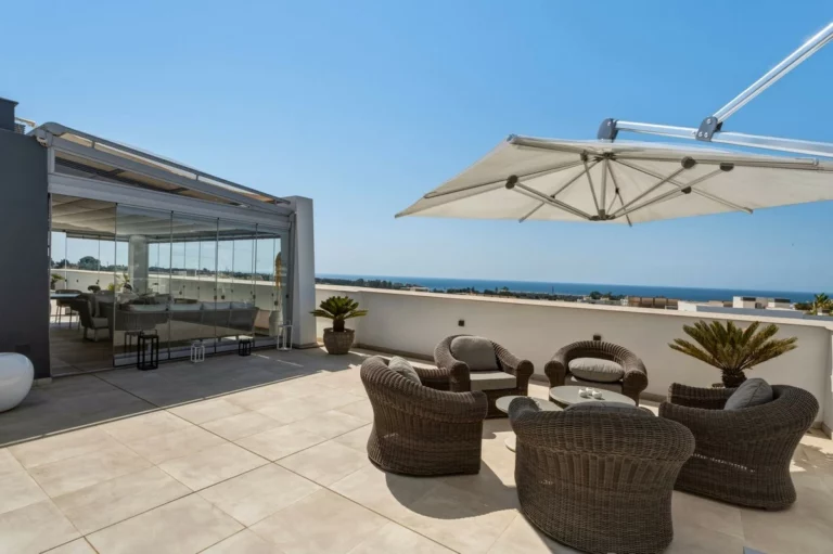 R5438560 | Penthouse in Selwo – 4 beds, 3 baths