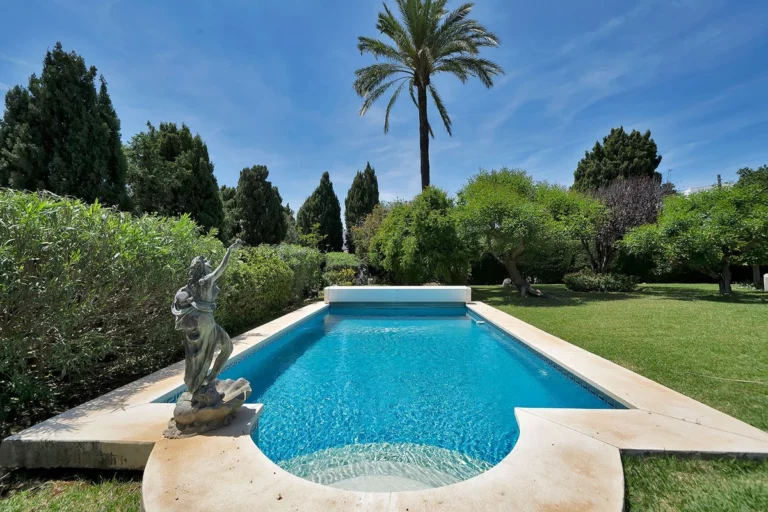R5374885 | Detached Villa in El Paraiso – 4 beds, 4 baths