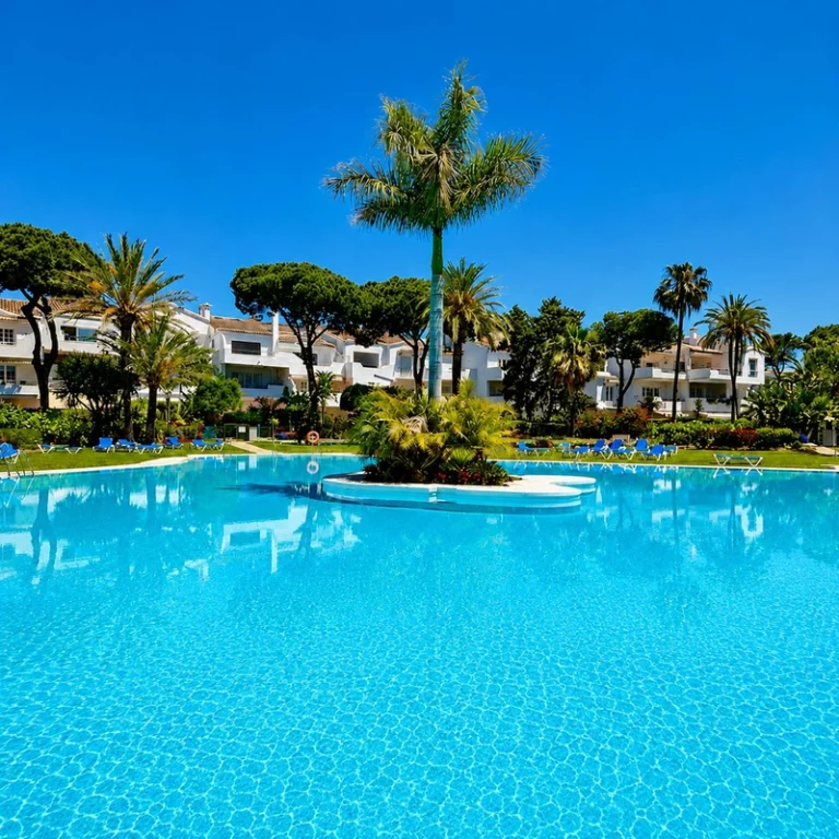 R5441479 | Duplex in Estepona – 3 beds, 2.5 baths