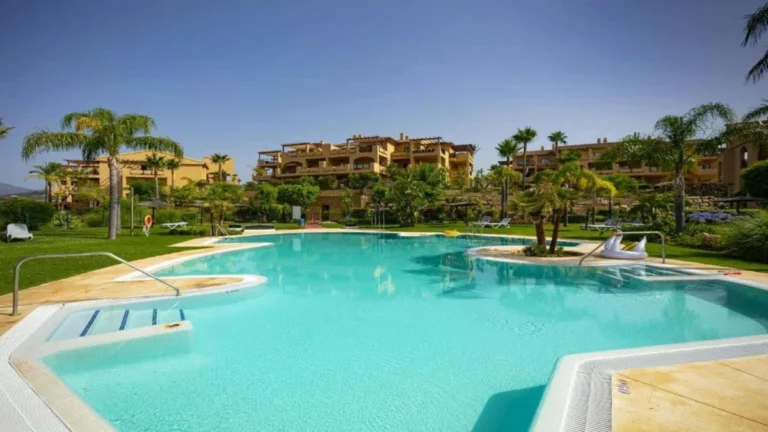 R5469388 | Ground Floor Apartment in El Paraiso – 3 beds, 2 baths