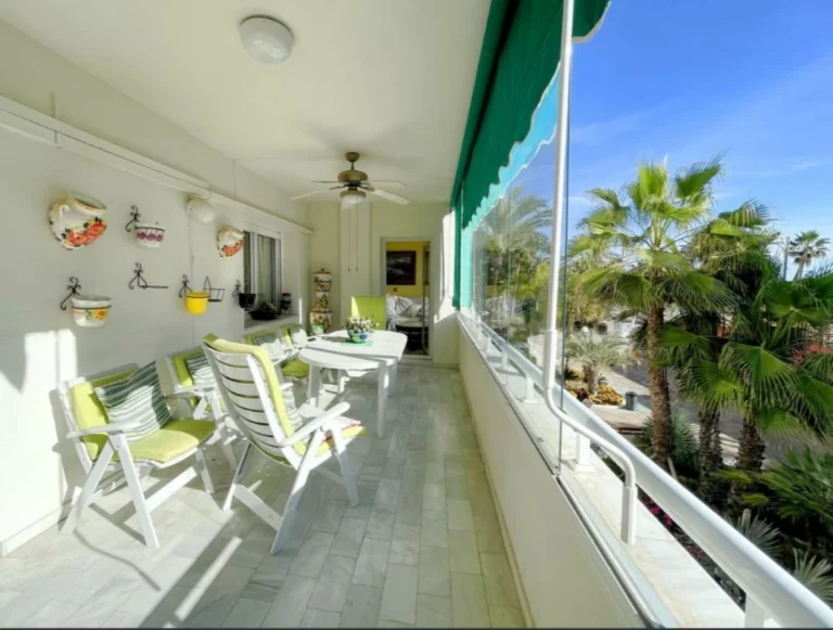 R5430568 | Middle Floor Apartment in Estepona – 3 beds, 2 baths