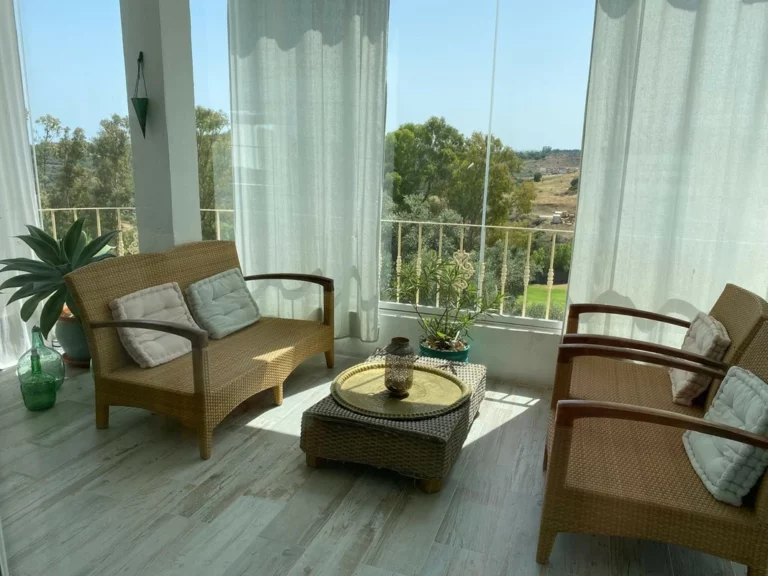 R5449918 | Penthouse in Estepona – 2 beds, 2 baths