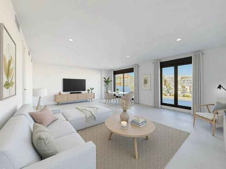 R5453488 | Top Floor Apartment in Estepona – 3 beds, 2 baths