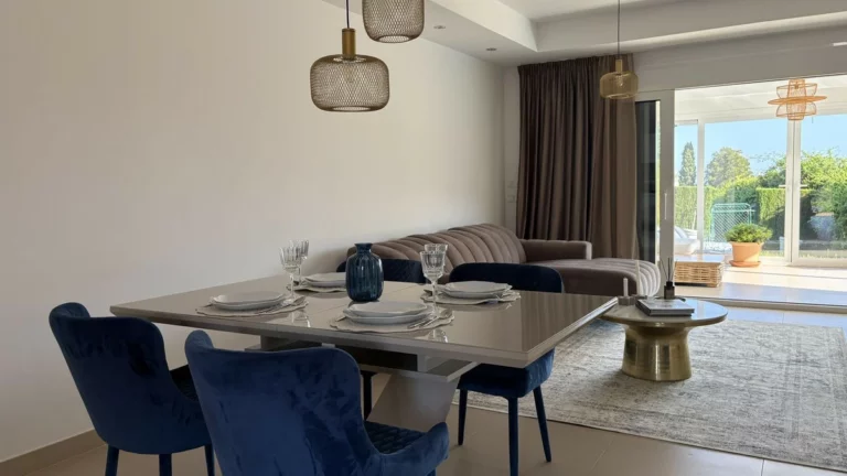 R5431063 | Townhouse in Atalaya – 4 beds, 3 baths