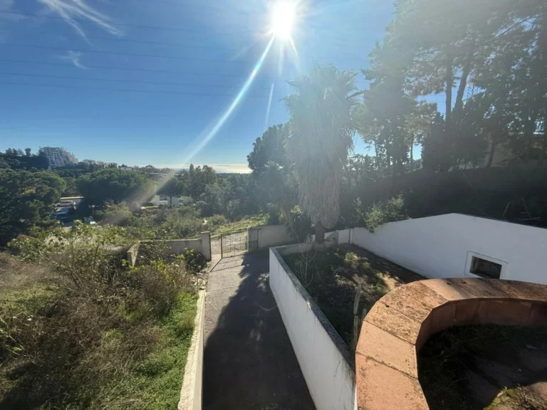R5373196 | Detached Villa in Estepona – 3 beds, 2 baths