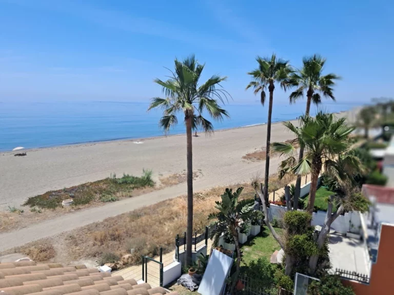 R5401258 | Detached Villa in Estepona – 3 beds, 4 baths