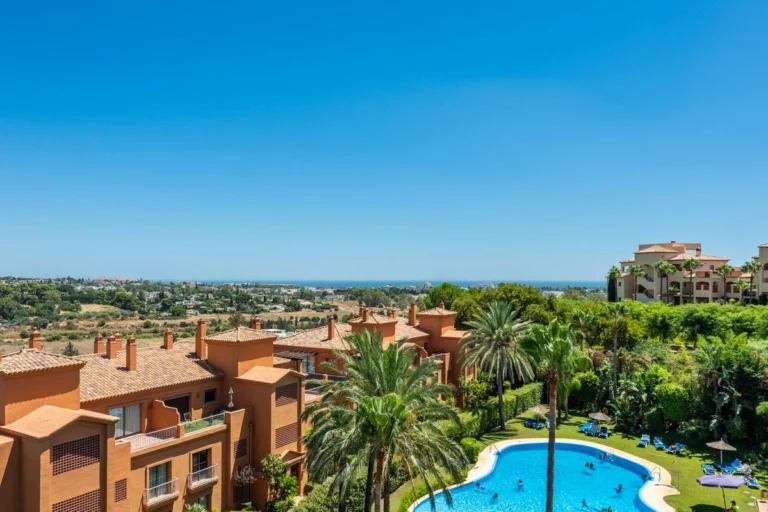 R5443516 | Penthouse in Atalaya – 3 beds, 3 baths