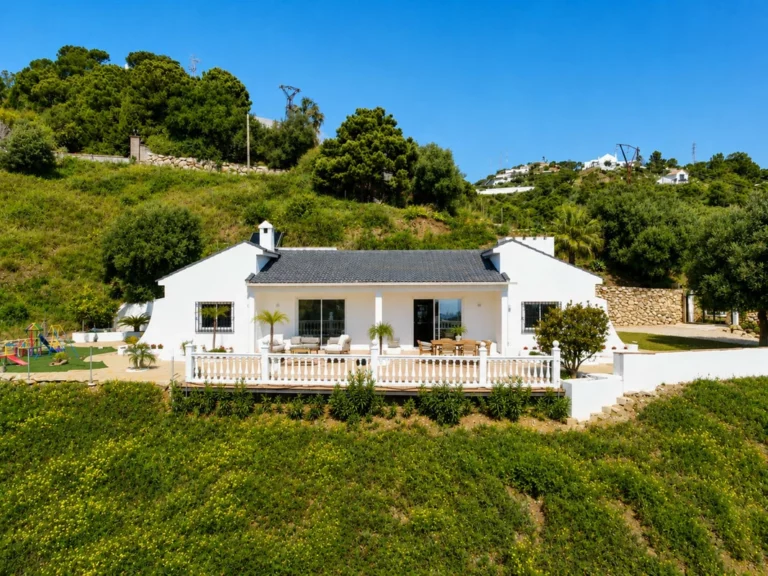 R5402779 | Finca – Cortijo in Estepona – 5 beds, 3 baths