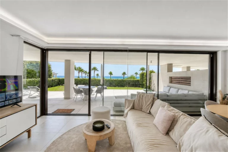 R5457109 | Ground Floor Apartment in Estepona – 3 beds, 2 baths