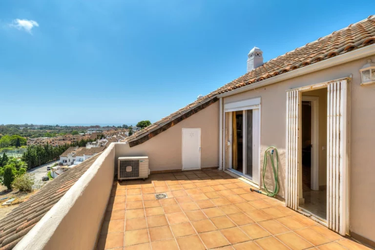 R5450248 | Penthouse in Bel Air – 3 beds, 3 baths