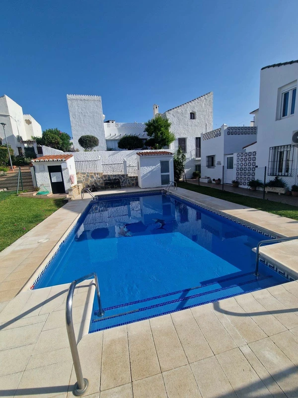 R5459722 | Townhouse in Estepona – 3 beds, 3 baths