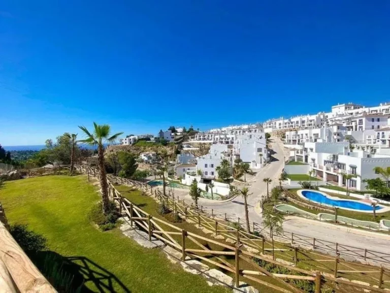 R5459992 | Penthouse in El Paraiso – 3 beds, 2 baths