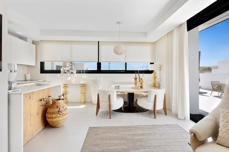 R5462089 | Penthouse in Estepona – 2 beds, 2 baths
