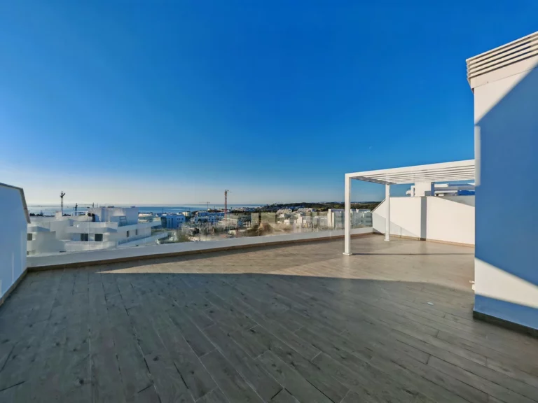 R5377963 | Penthouse Duplex in Estepona – 4 beds, 2 baths