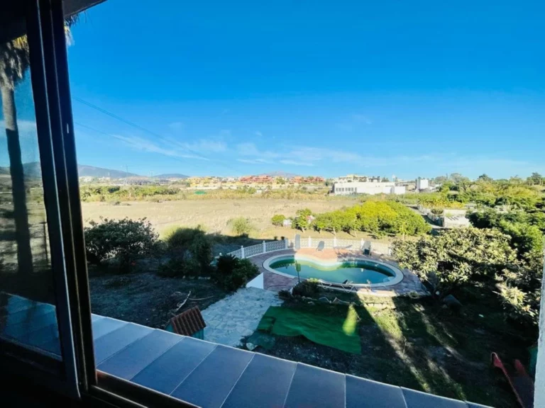 R4503943 | Detached Villa in Cancelada – 7 beds, 6 baths