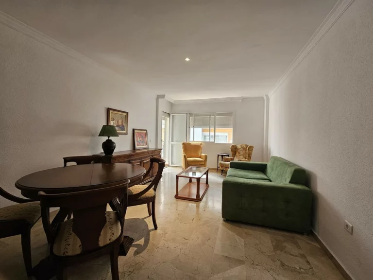 R4883365 | Middle Floor Apartment in Estepona – 2 beds, 2 baths