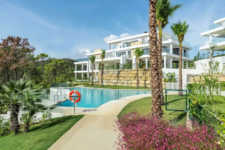 R5378629 | Middle Floor Apartment in Selwo – 2 beds, 2 baths