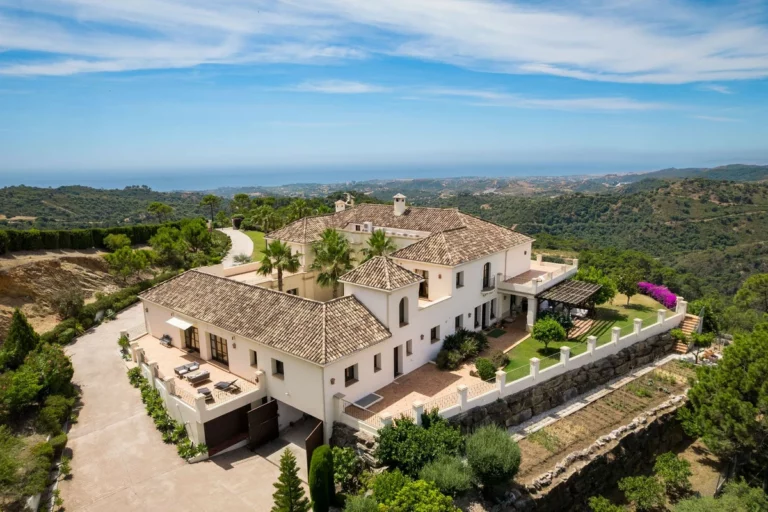 R5429527 | Detached Villa in Estepona – 5 beds, 7 baths