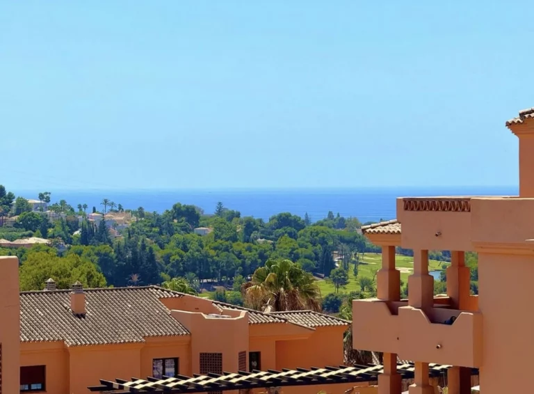 R5468197 | Penthouse Duplex in El Paraiso – 3 beds, 2 baths