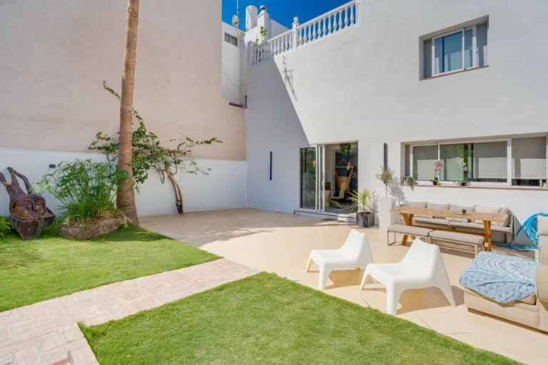 R5442358 | Townhouse in Cancelada – 5 beds, 4 baths
