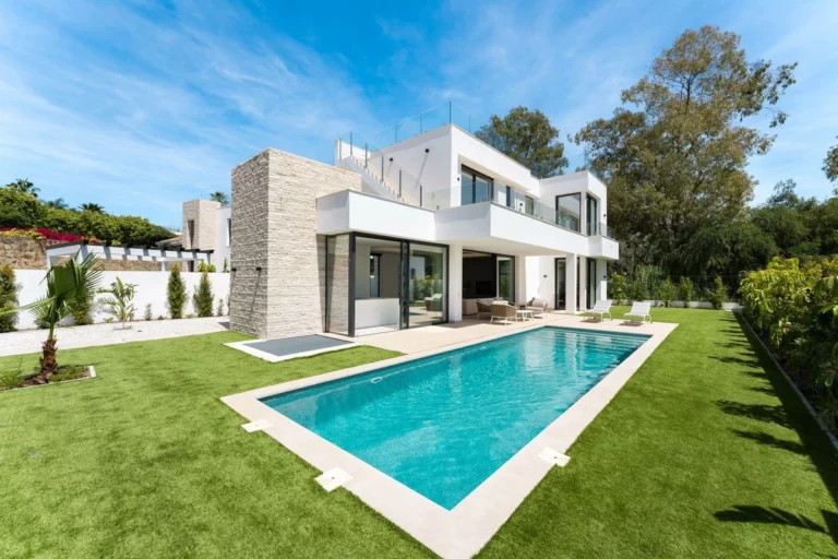 R5438731 | Detached Villa in Atalaya – 5 beds, 5 baths