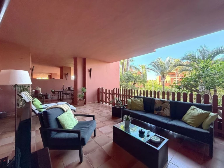 R5401816 | Ground Floor Apartment in Estepona – 4 beds, 3 baths