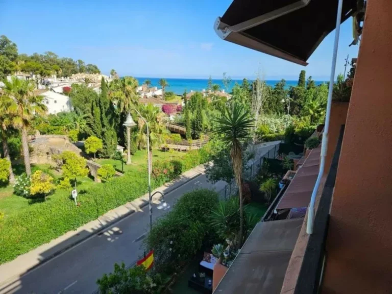 R5421808 | Penthouse Duplex in Estepona – 2 beds, 2 baths