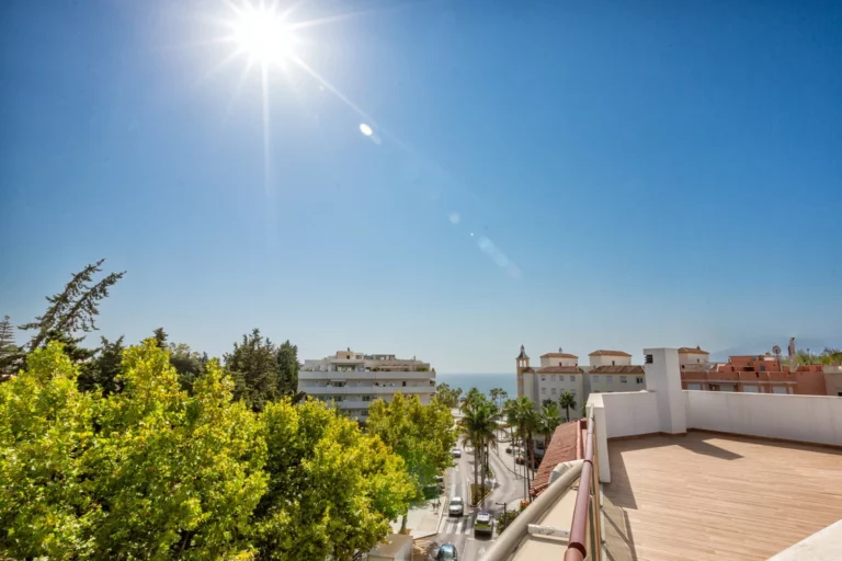 R5308393 | Penthouse Duplex in Estepona – 2 beds, 1 baths