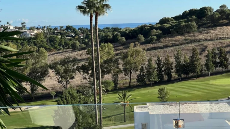 R5194000 | Detached Villa in El Paraiso – 4 beds, 3 baths