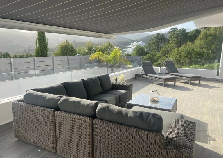 R5433289 | Ground Floor Apartment in Estepona – 2 beds, 2 baths
