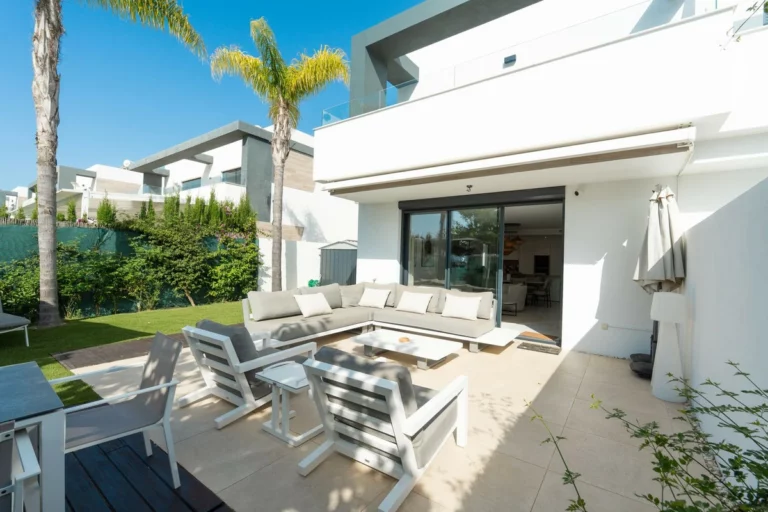 R5432215 | Semi-Detached House in Selwo – 4 beds, 3 baths