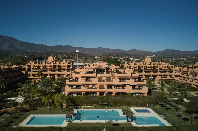 R5465041 | Penthouse Duplex in Estepona – 2 beds, 2 baths