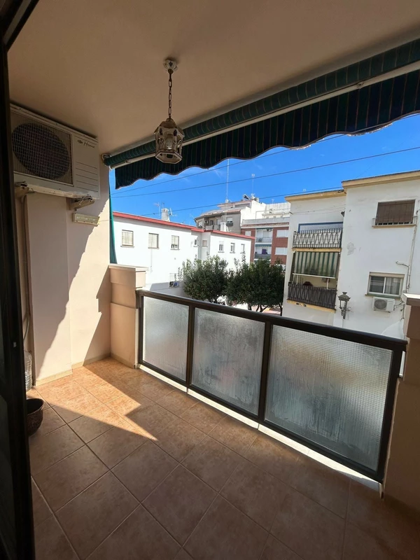 R5477848 | Middle Floor Studio in Estepona – 3 beds, 2 baths